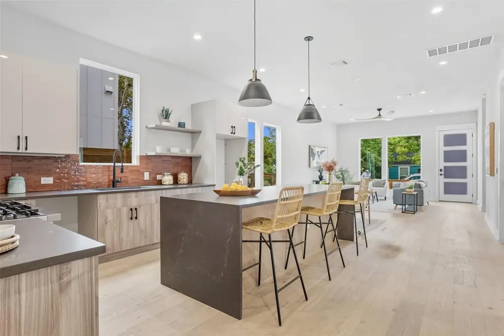 2001 Rountree Dr 1, Austin