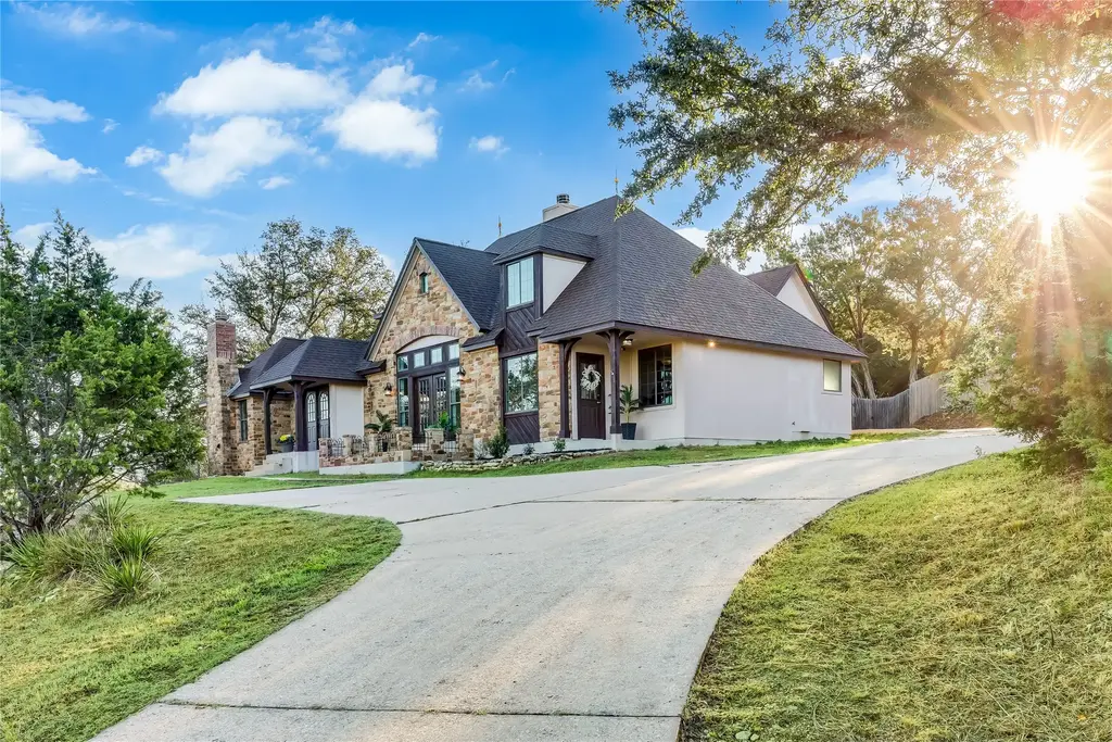 7608 White Oak Dr, Lago Vista