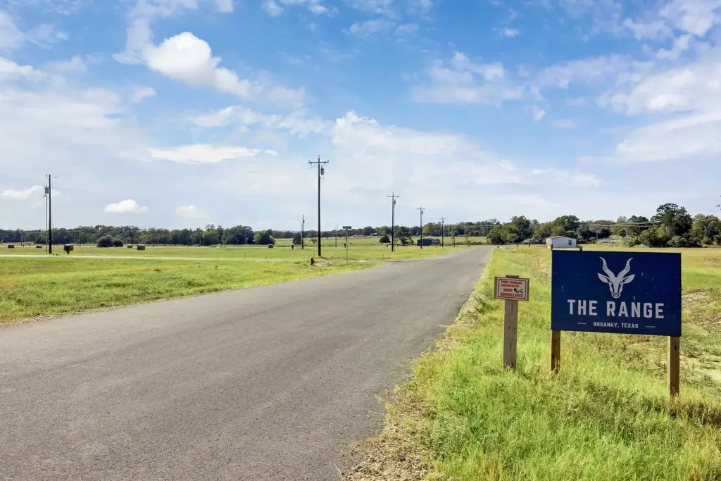 105 Nyala Ln, Rosanky