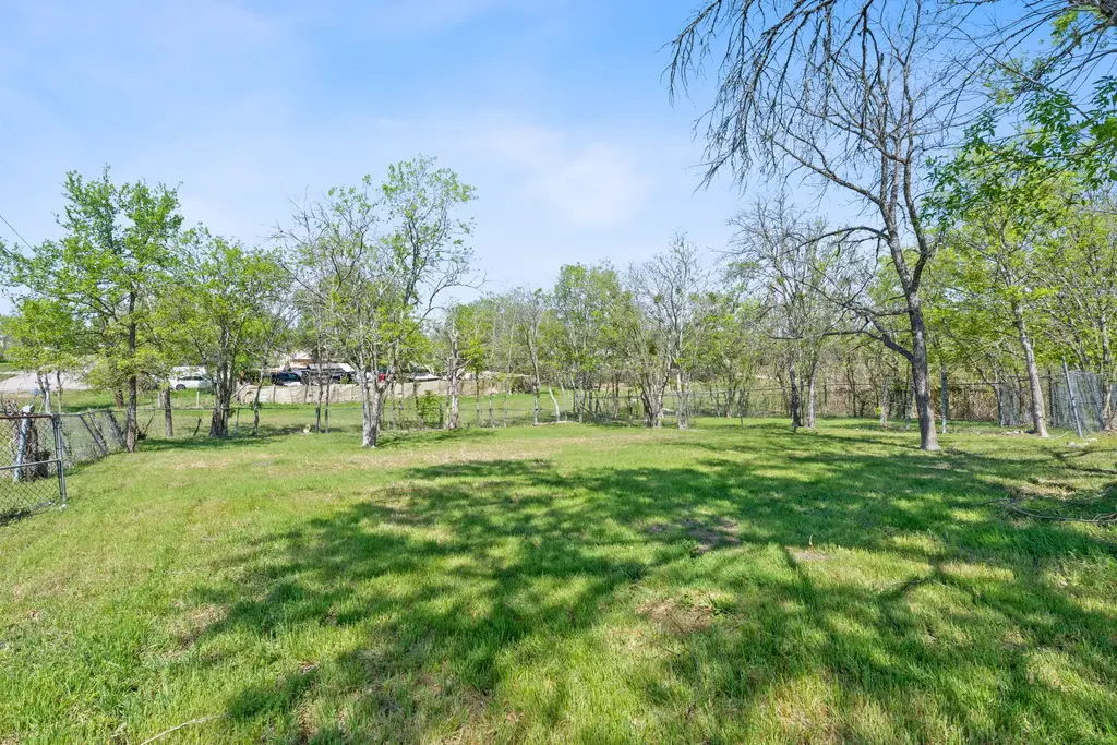 405 E Browning St, Manor