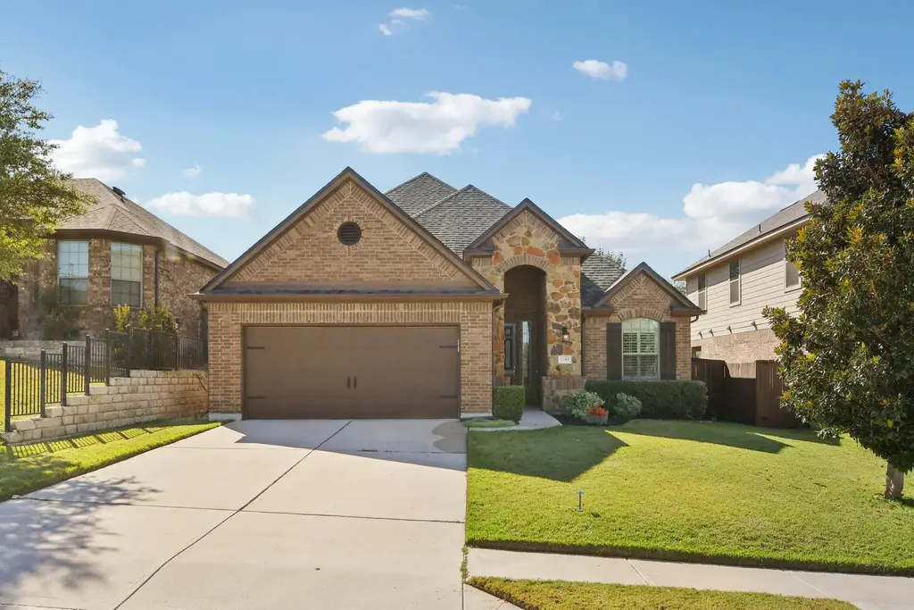 2244 Hilltop Climb Dr, Leander