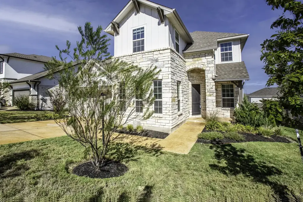 604 Buena Onda Way, Lakeway