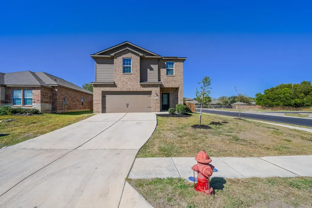1102 Treeta Trl, Kyle
