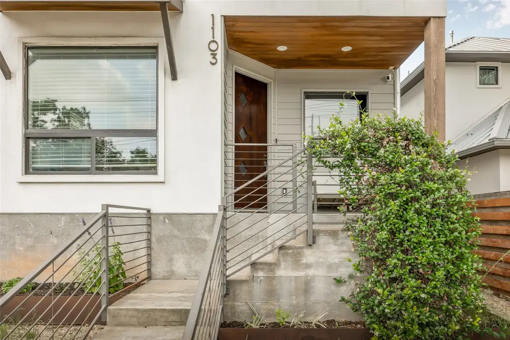 1103 E 12th St, Austin