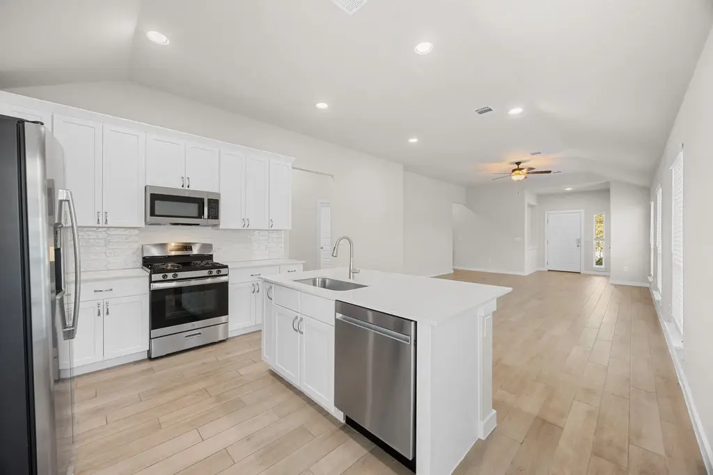 137 Appleberry Ln, Elgin