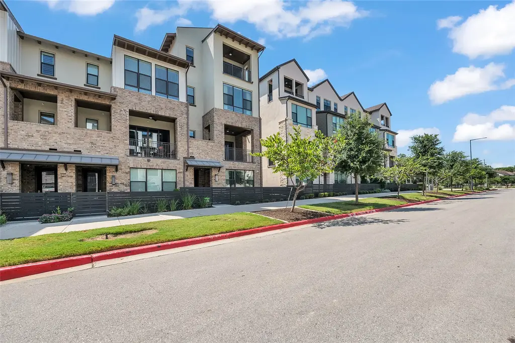 4310 Authentic Dr, Austin