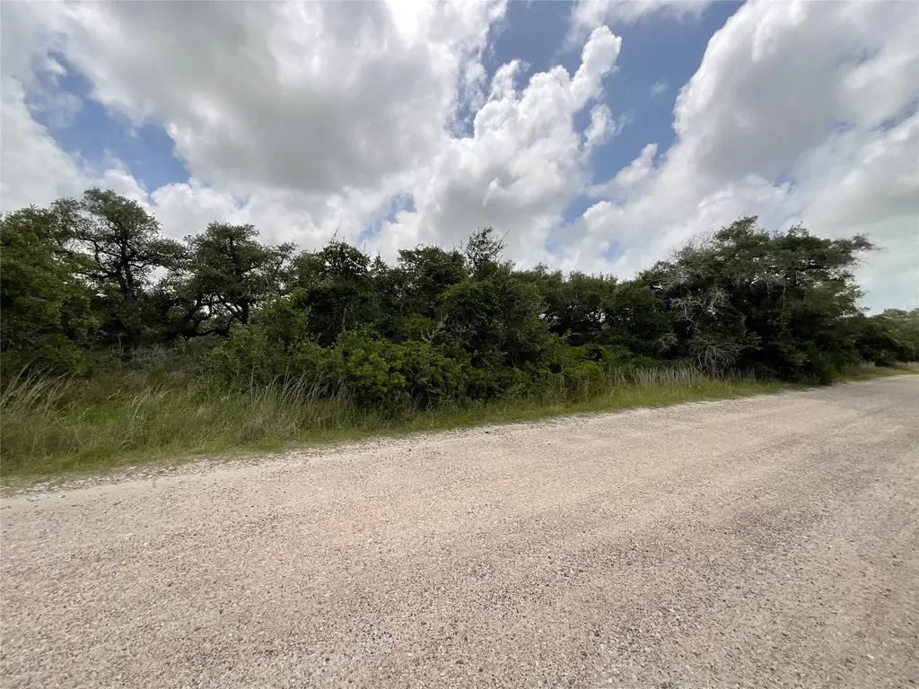 342 Whispering Woods Dr, Rockport