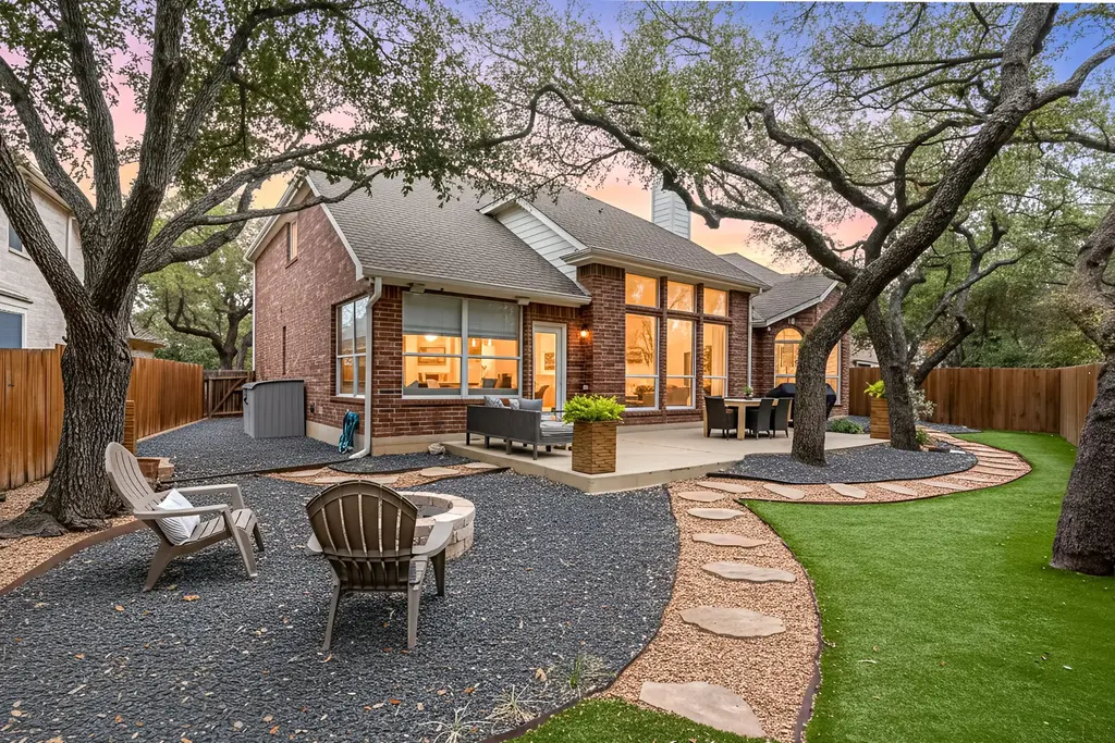 7913 Davis Mountain Pass, Austin