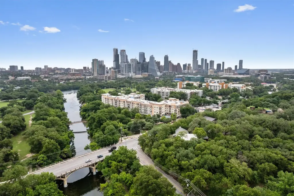 1900 Barton Springs Rd 2027, Austin