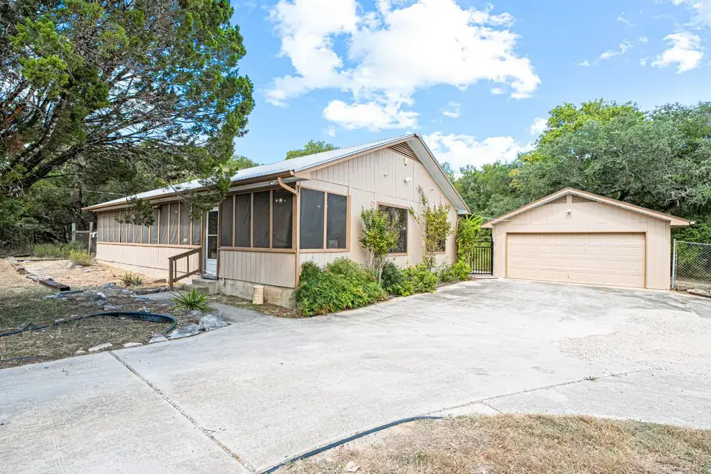 10 W El Camino Real, Wimberley