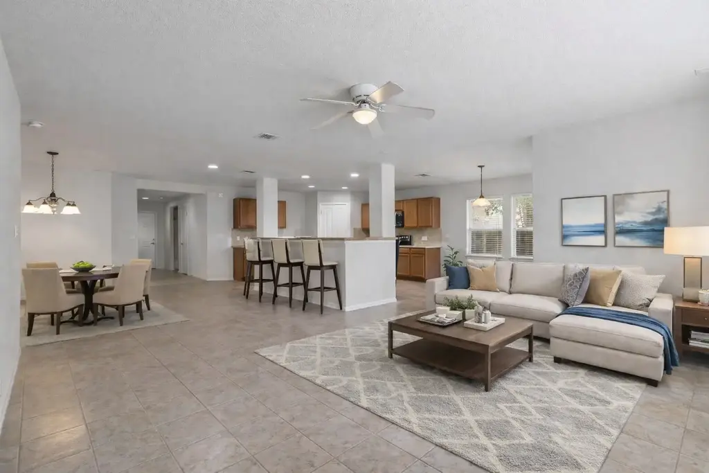 760 Kingfisher Ln, Leander