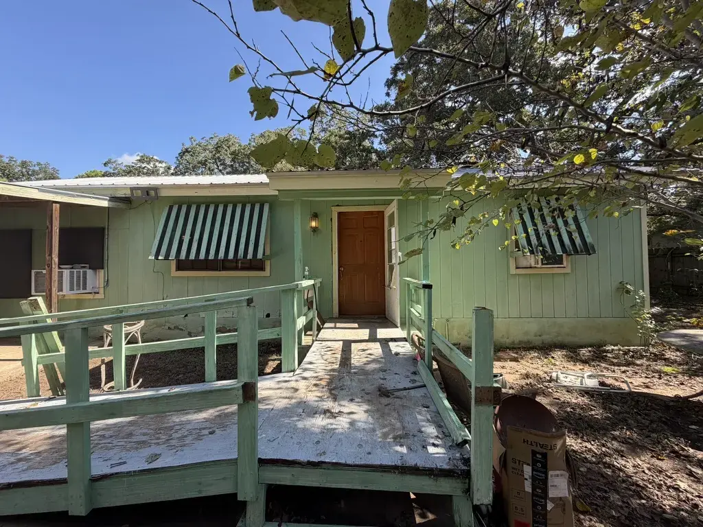 273 Alta Vista Dr, Bastrop