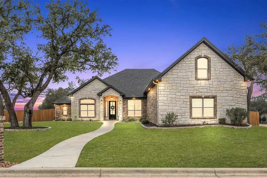 302 Roca Trl, Belton