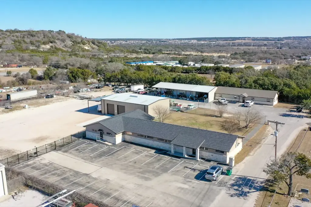 320 Southland Dr, Burnet