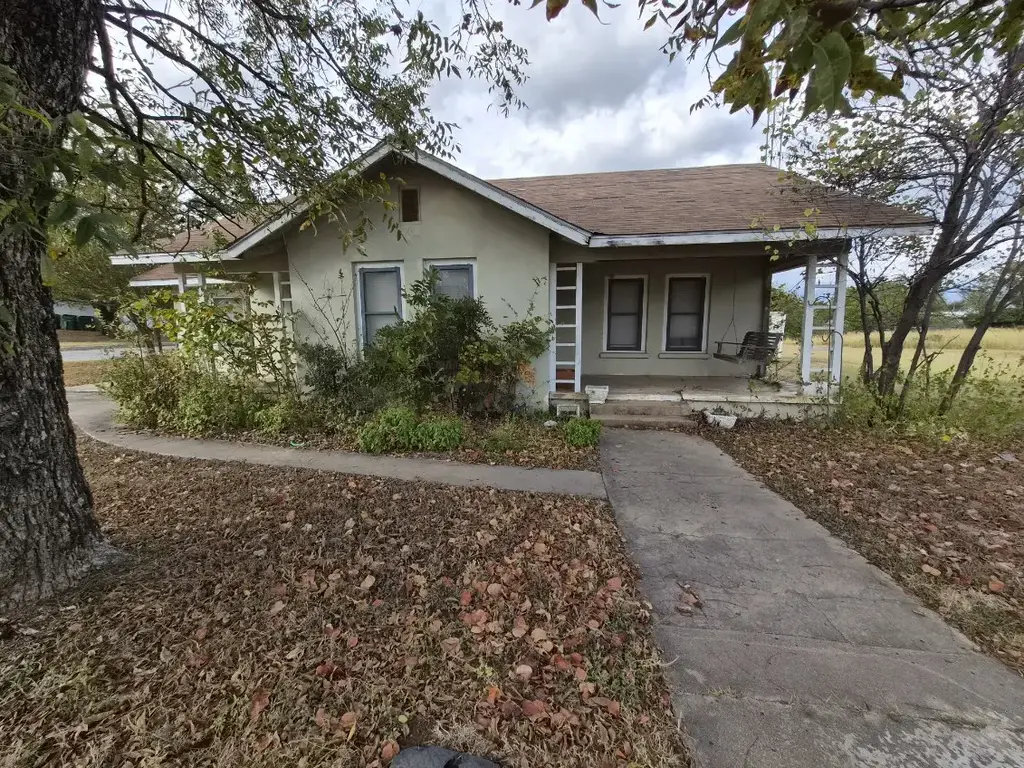 601 E Green St, Llano