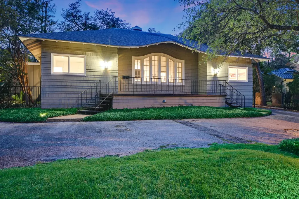 1402 Windsor Rd, Austin