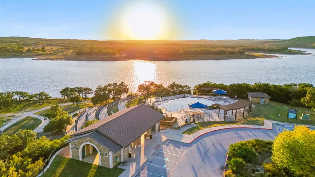 7906 Turnback Ledge Trl, Lago Vista