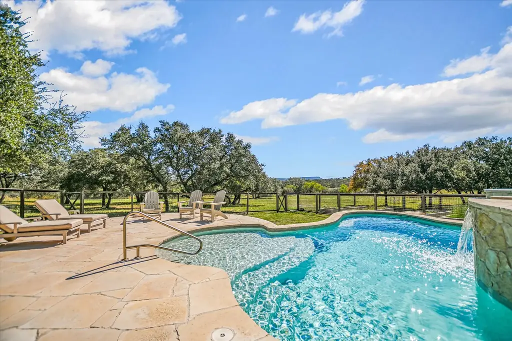 801 Stone Mountain, Marble Falls