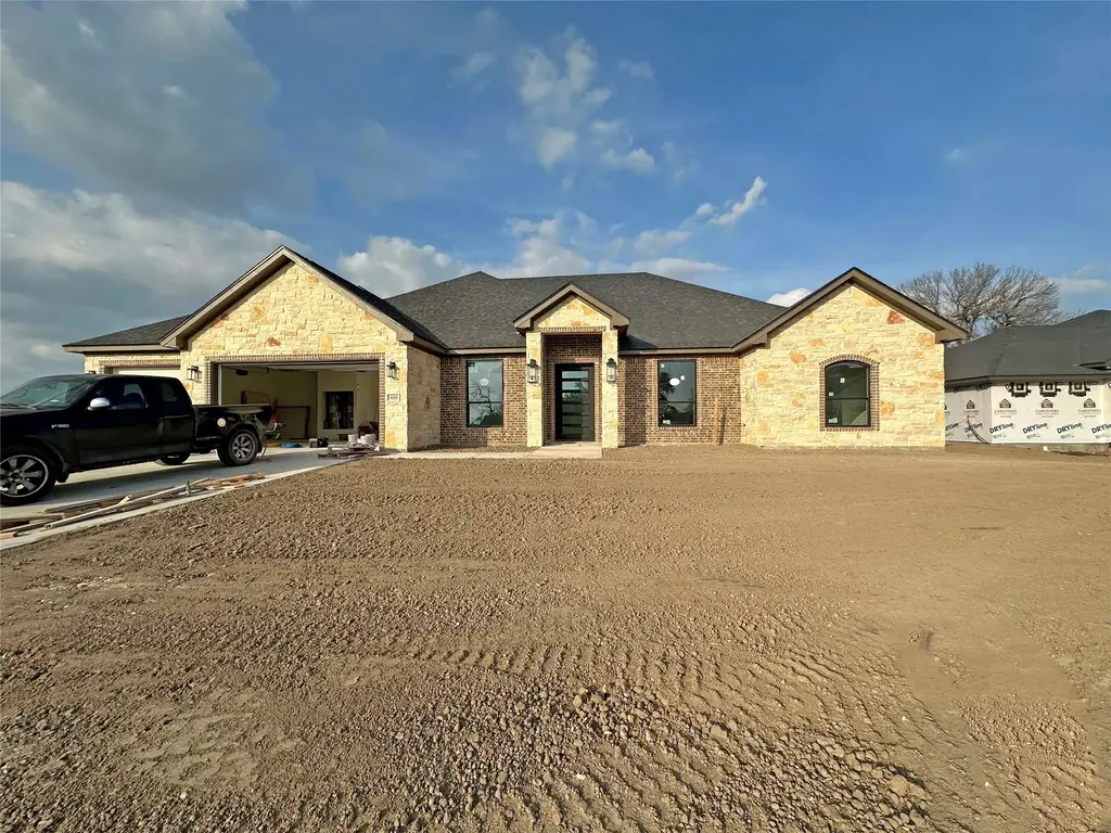 818 Eagle Heights Dr, Salado