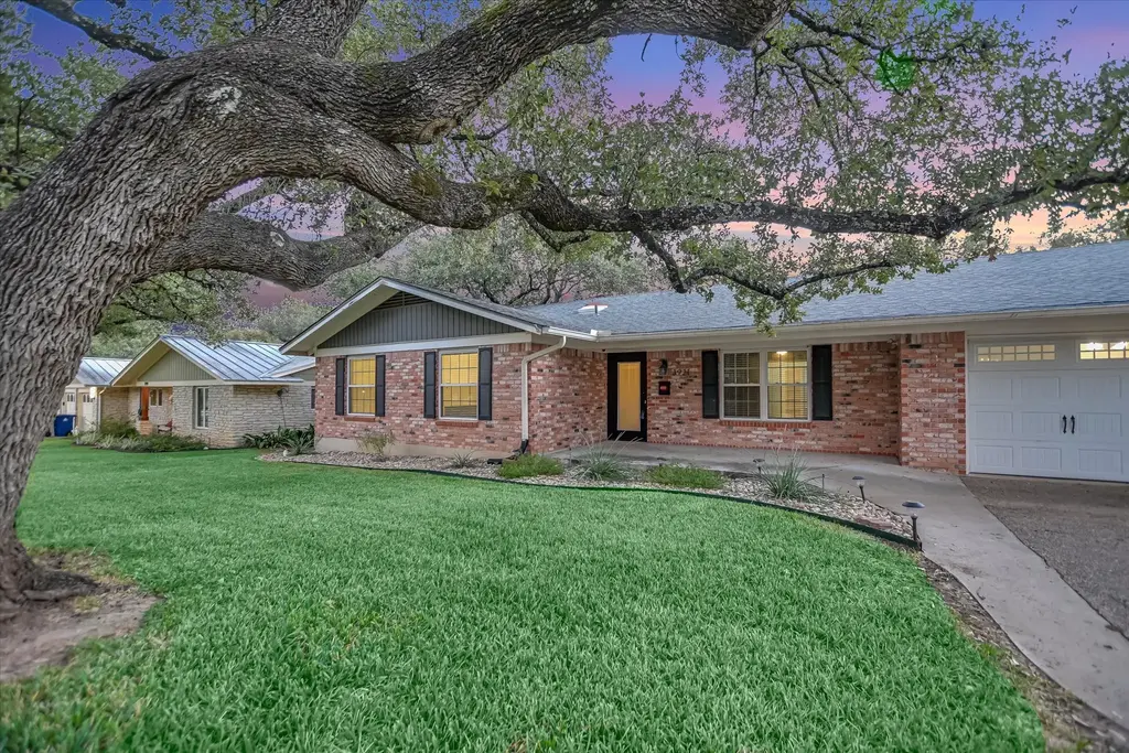 3921 Greystone Dr, Austin