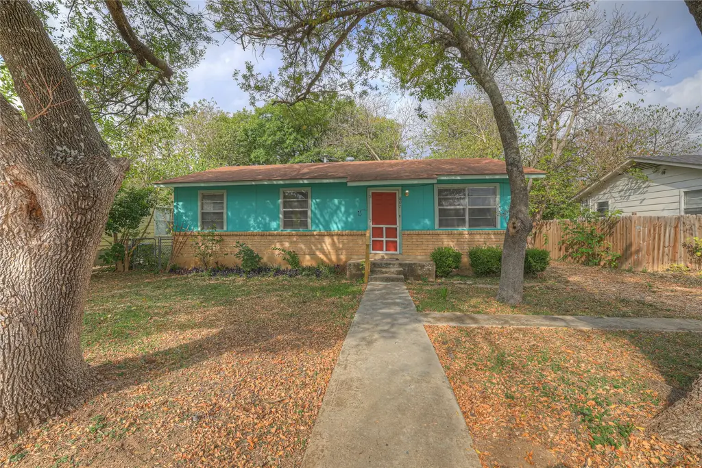 807 Sturgeon St, San Marcos