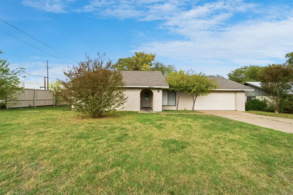 8900 Briardale Dr, Austin