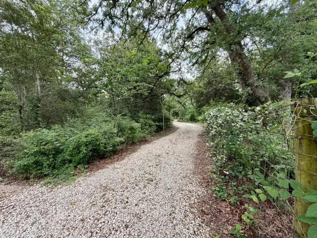 1411 County Road B, Lexington