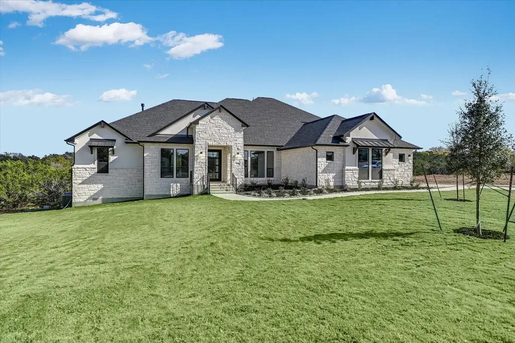 520 Wonderstruck, Liberty Hill