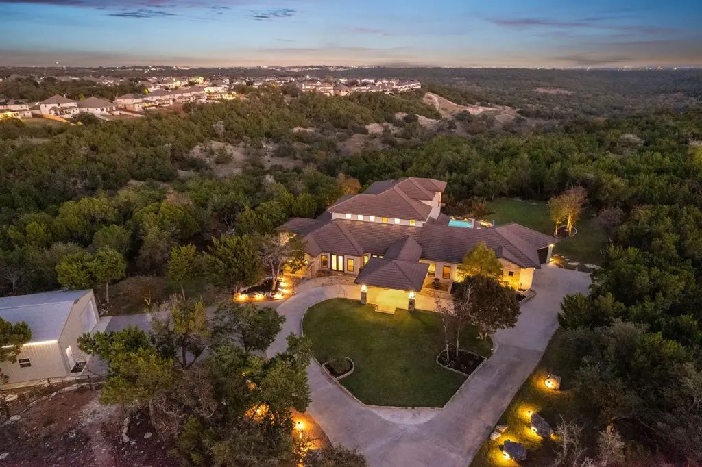 12509 Trails End Rd, Leander