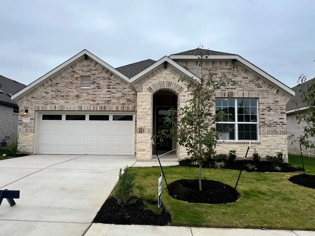 1925 Crooked Creek St, Leander