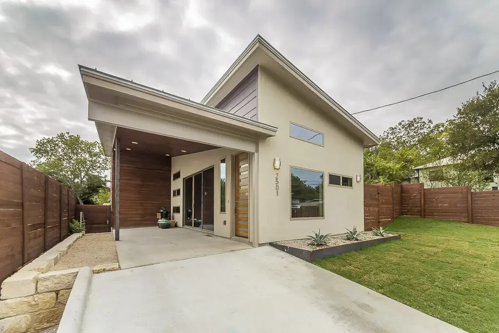 2501 E 9th St, Austin