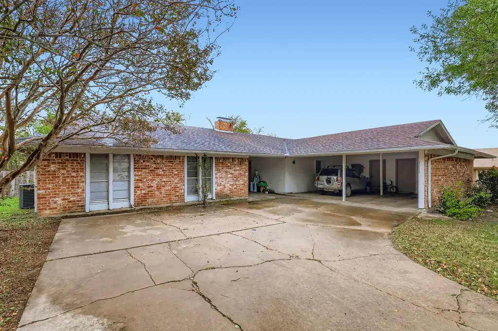 111 Stubblefield Dr, Elgin