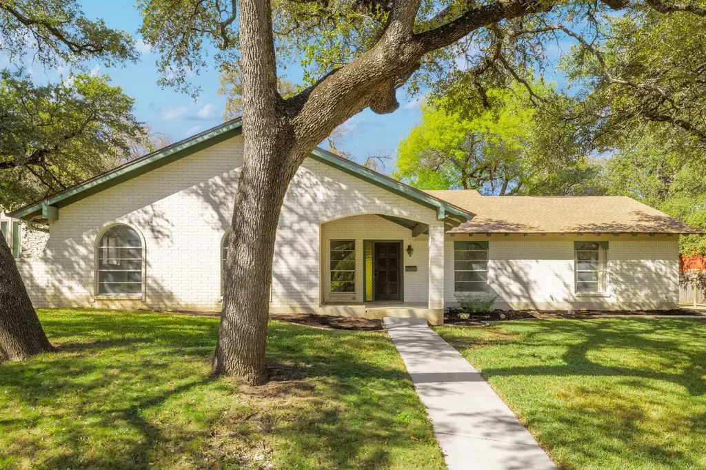8406 Shenandoah Dr, Austin