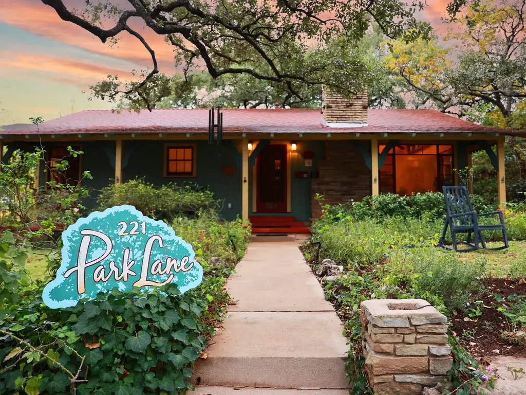 221 Park Ln, Austin