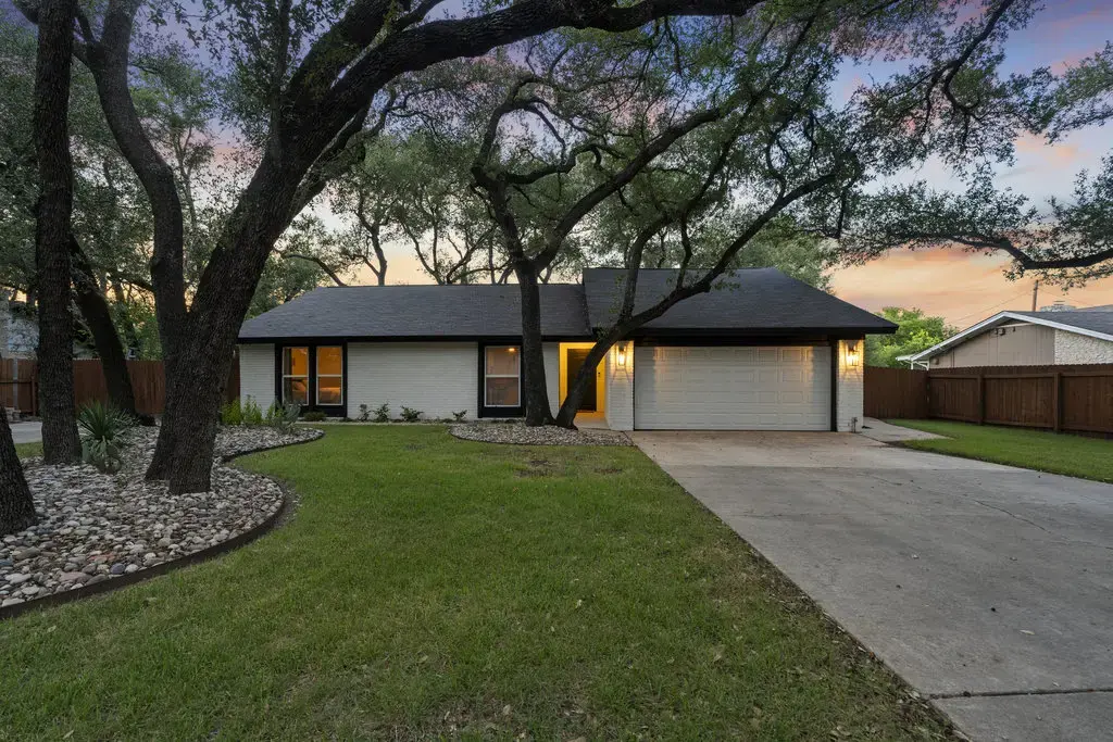 9308 Meadowheath Dr, Austin