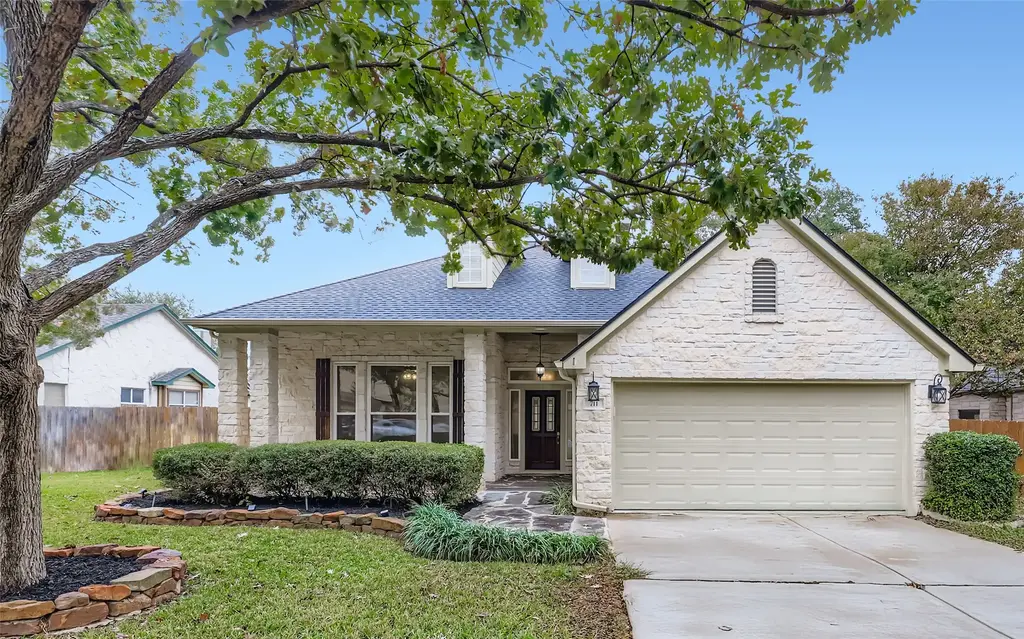 711 Dogwood Trl, Cedar Park