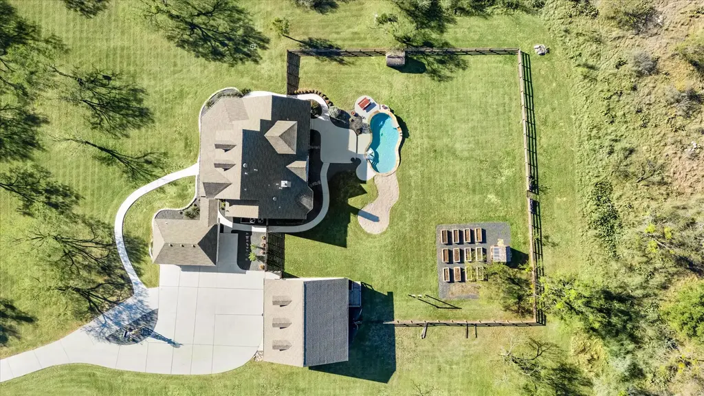 100 Cross Trl, Spicewood