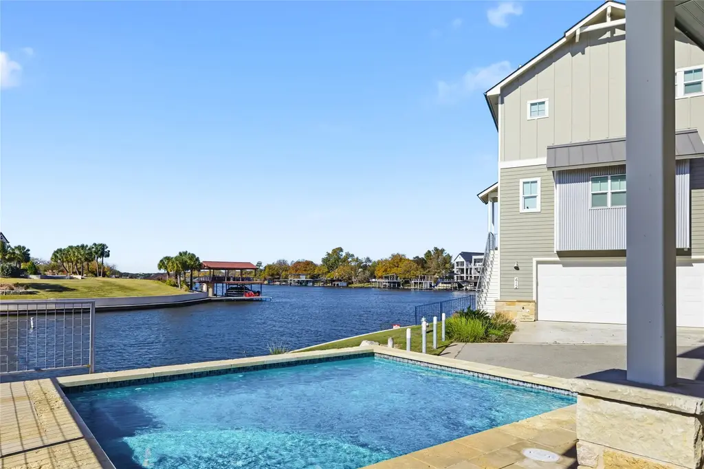 321 Island Cir, Kingsland