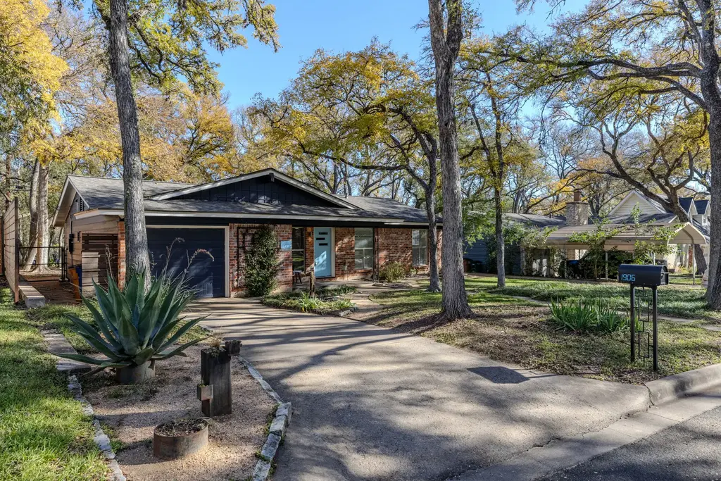 1906 Parkside Ln, Austin