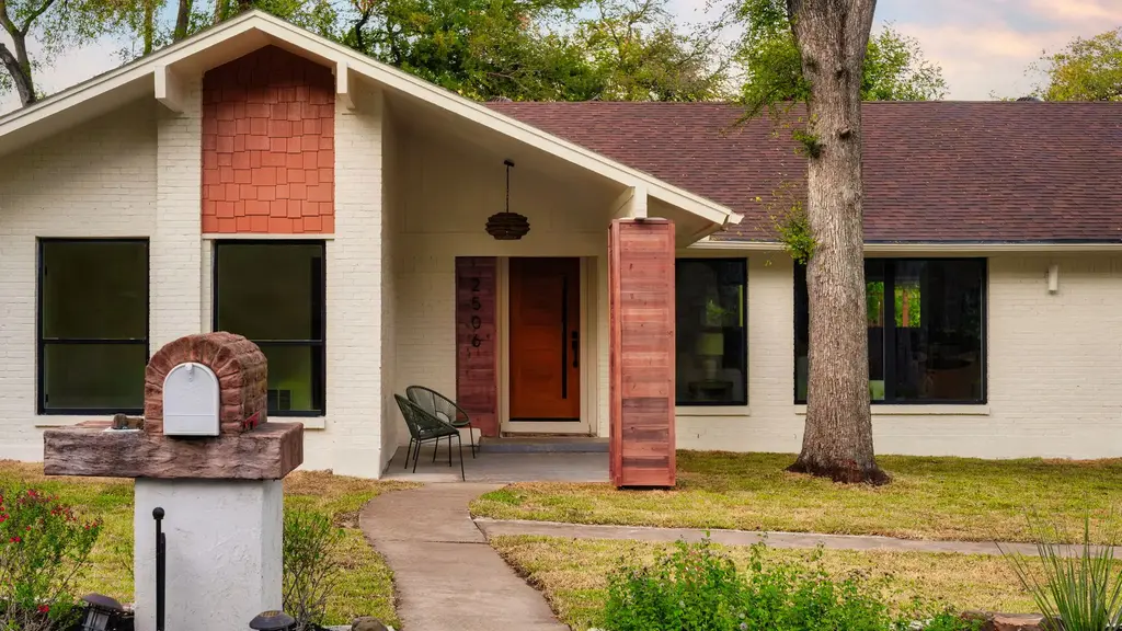 2506 Comburg Castle Way, Austin