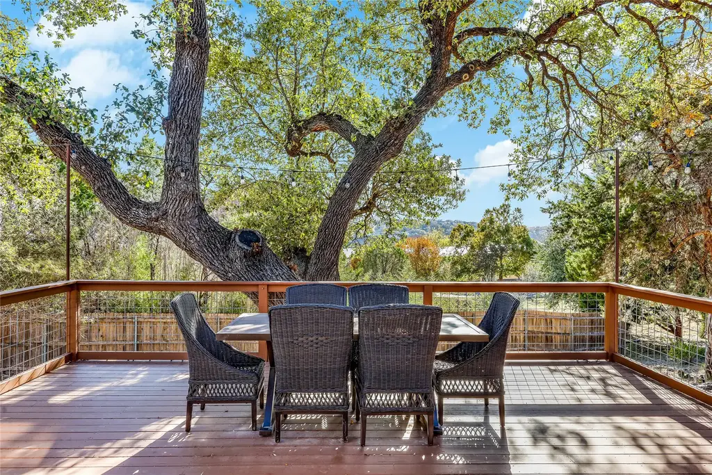 18501 Lakehead Cir, Point Venture