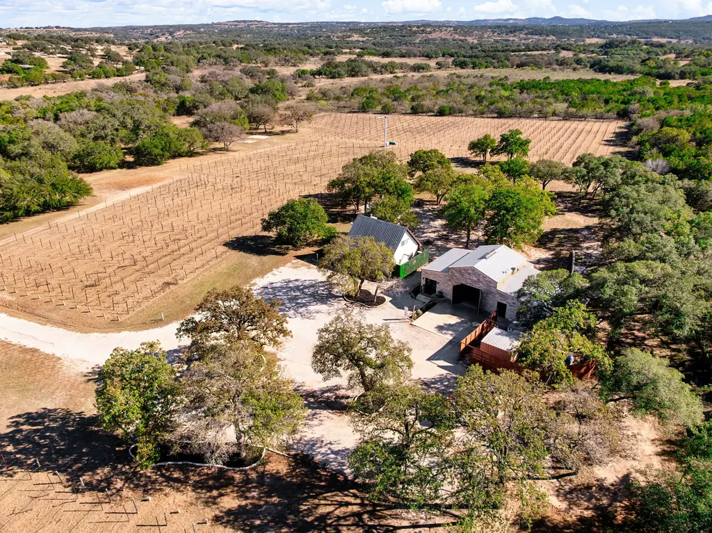 25711 Hamilton Pool Rd, Round Mountain