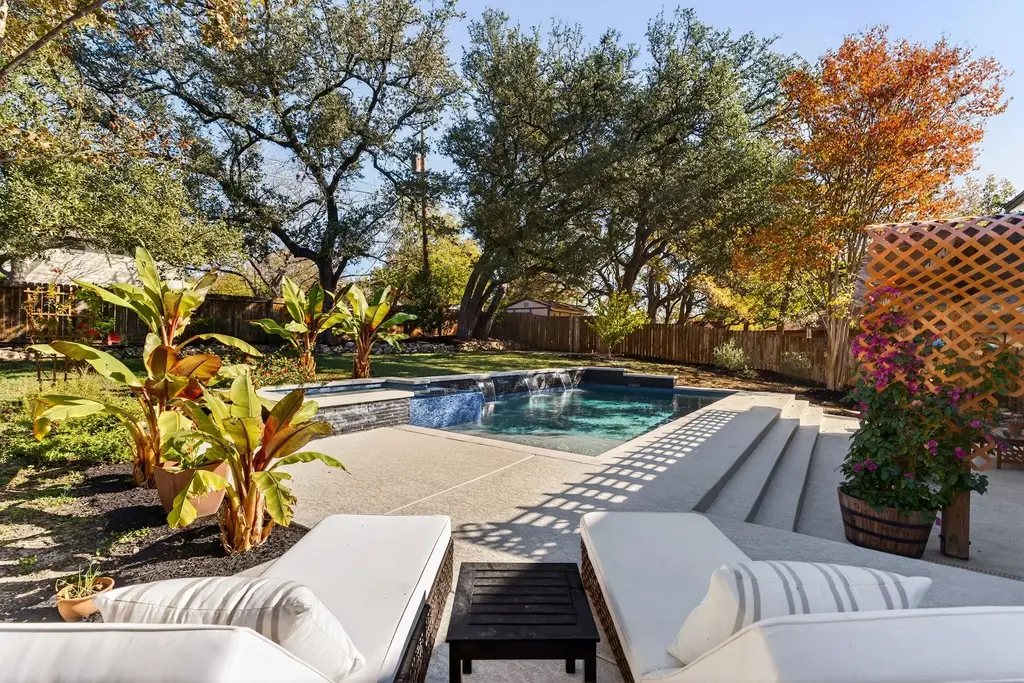 2502 Comburg Castle Way, Austin