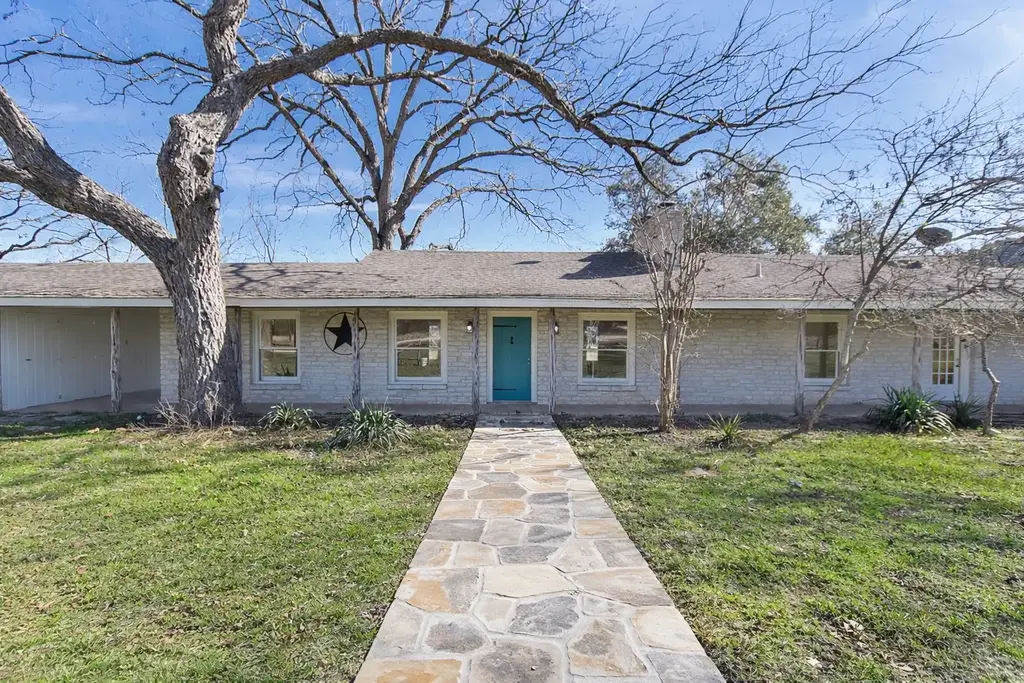 202 Lazy L Ln, Wimberley