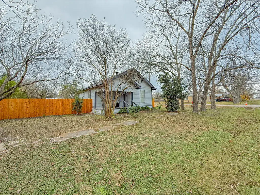 439 W Davilla St, Bartlett
