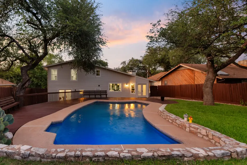 6903 Narrow Oak Trl, Austin