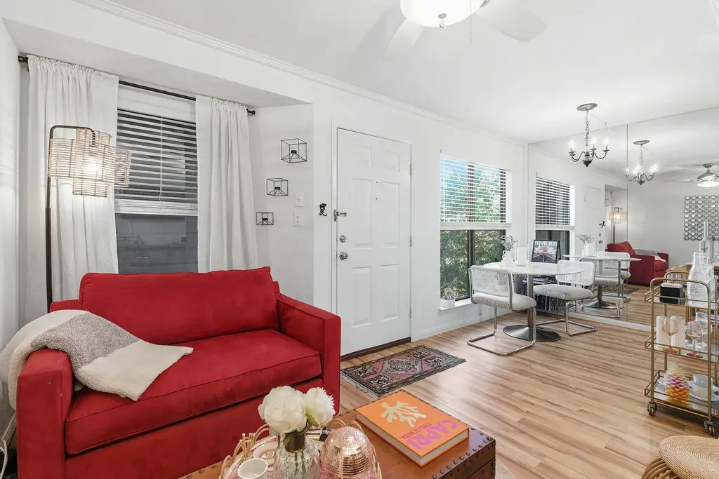 601 Hearn St 204, Austin