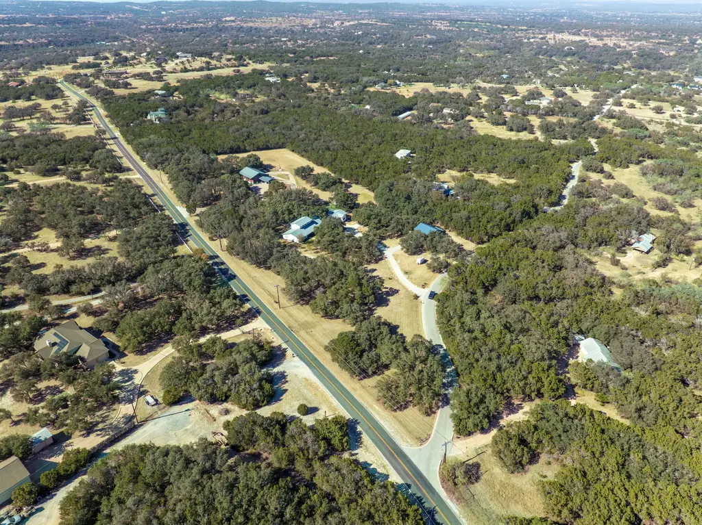 4200 Deer Trl, Spicewood