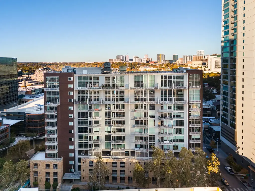 800 W 5th St 102, Austin