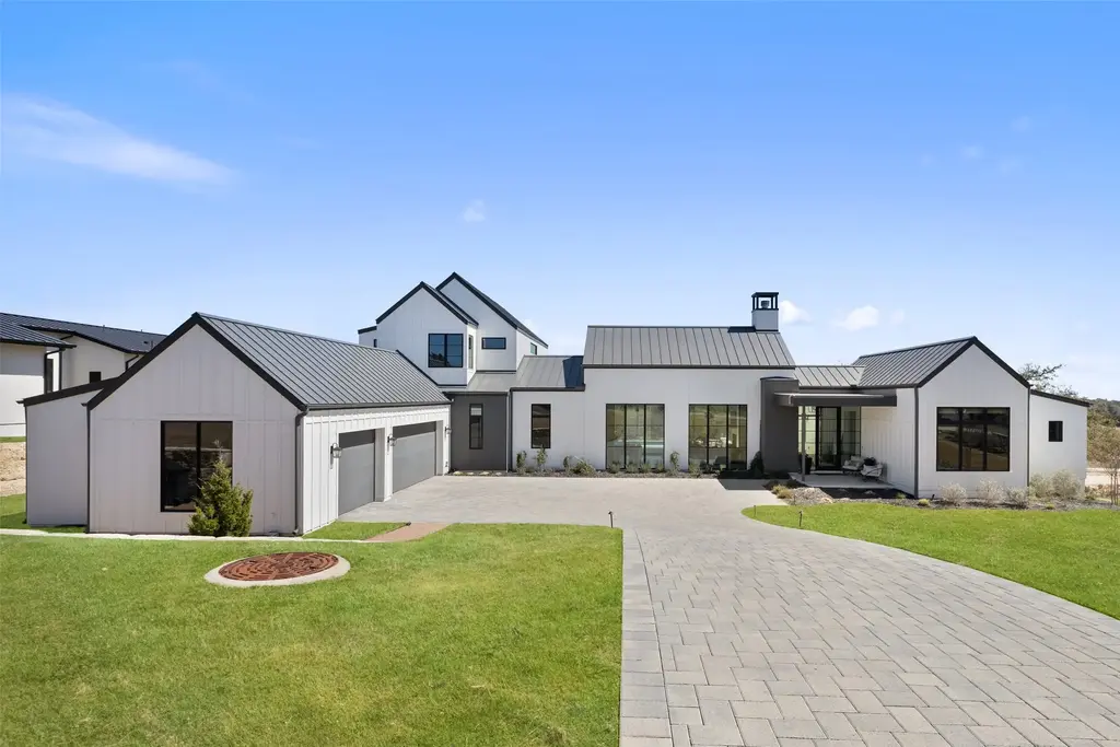 5805 Twin Peaks Trce, Austin